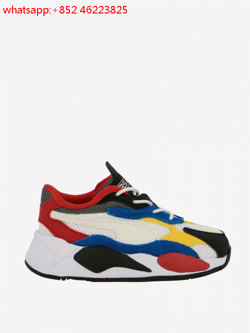 les chaussures de garçon